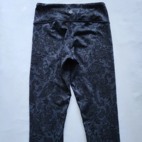 🍋Like New Lululemon Wunder Under Crop - Picture 9 of 11